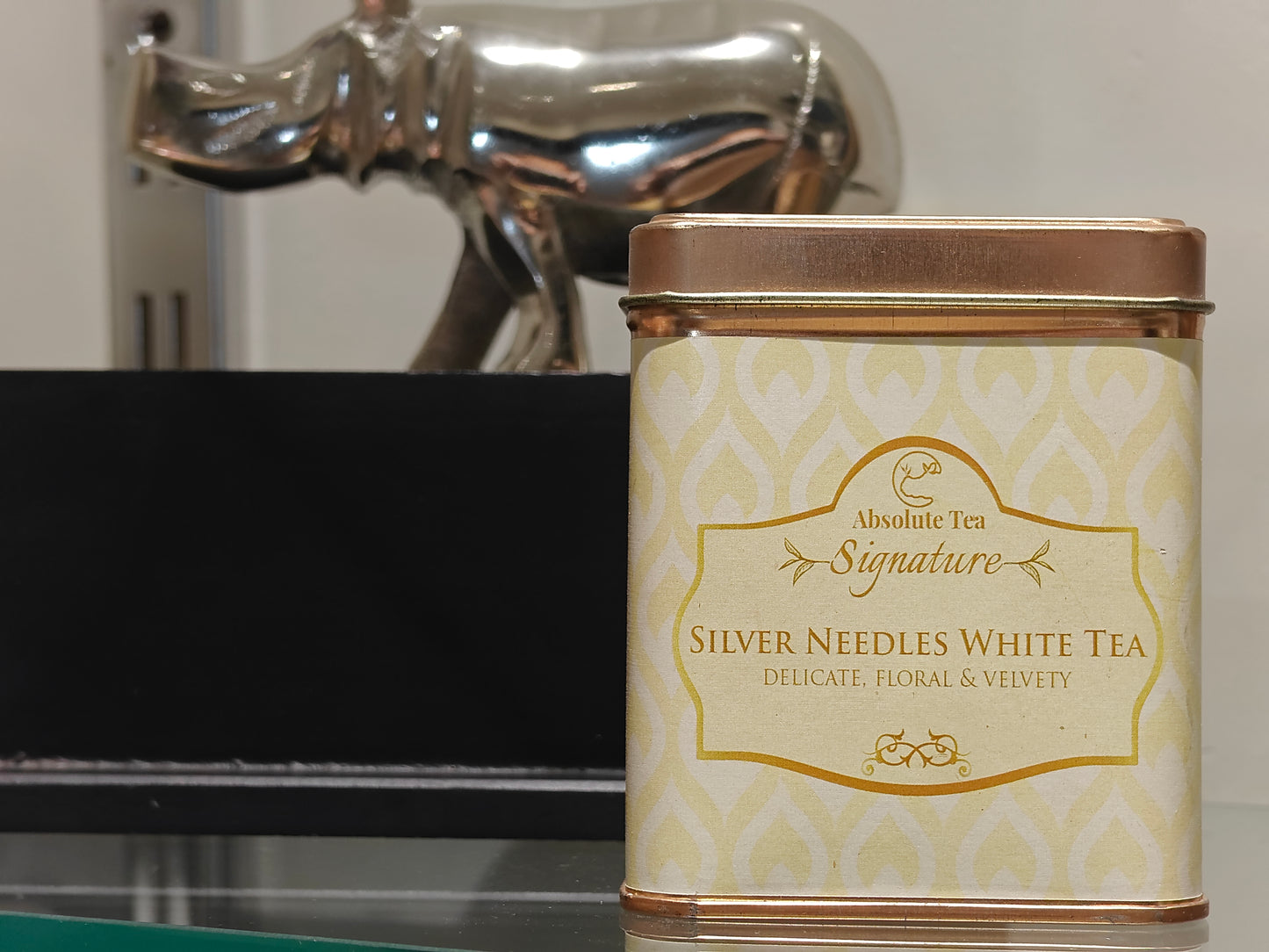 એબ્સોલ્યુટ સિગ્નેચર સિલ્વર નીડલ્સ વ્હાઇટ ટી